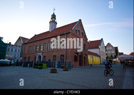 Olsztyn - précédemment Allenstein - dans le nord-est de la Pologne, de l'ancien hôtel de ville de la vieille ville. Banque D'Images