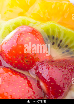 Fraise Kiwi et Orange en jelly cake Banque D'Images