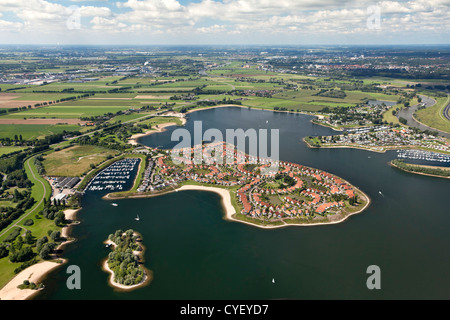 Aux Pays-Bas, la Senia. Bungalow luxueux parc appelé River Park, situé sur une péninsule dans un nouveau lac. Banque D'Images