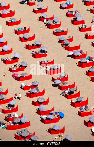 Les Pays-Bas, Noordwijk. Les gens de plage de la mer du Nord. Vue aérienne. Banque D'Images