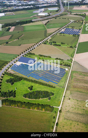 Les Pays-Bas, Heerlen, panneau solaire industriel terrain. Vue aérienne. Banque D'Images