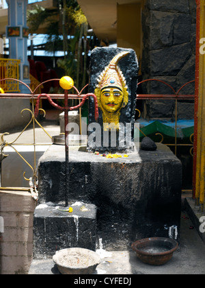 Medine Maurice Dieu à Tamil Temple Hindou pour les travailleurs de la canne à sucre de tantrique Maha Kali Temple Tookay Banque D'Images