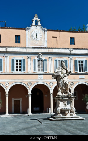 Pise, Italie : Cour - détail architectural Banque D'Images