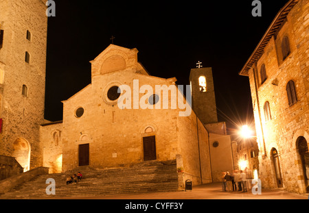 San Gimignano, une petite ville médiévale fortifiée, Sienne, Toscane. Banque D'Images