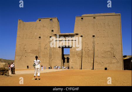 L'Égypte. Edfou. Temple d'Horus. Banque D'Images