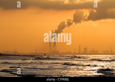 Europort, Hoek van Holland à l'incandescence du soir, Pays Bas Banque D'Images