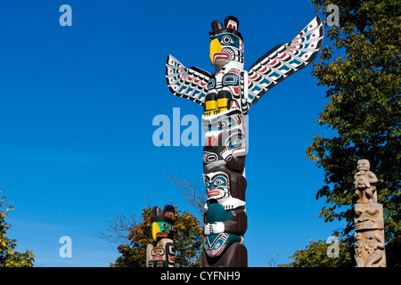 Les totems du parc Stanley. Vancouver, BC, Canada. Banque D'Images