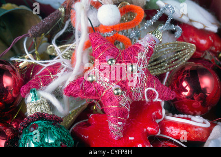 Boîte avec des ornements de Noël - Détail - c'est Noël, concept stock photography Banque D'Images