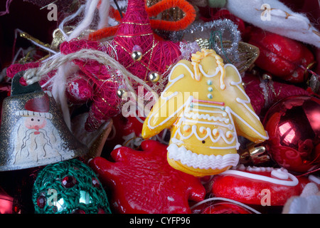 Boîte avec des ornements de Noël - Détail - c'est Noël, concept stock photography Banque D'Images