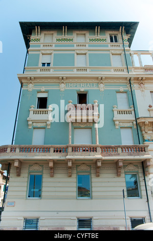 Hôtel sur le front de mer de la ville de Viareggio en Toscane Italie Banque D'Images