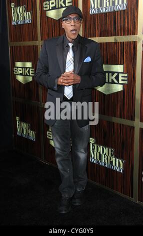 Le 3 novembre 2012 - Los Angeles, Californie, États-Unis - Arsenio Hall assiste à Spike TV's ''Eddie Murphy : One Night Only'' sur l'événement 3 novembre 2012 au Saban Theatre,Los Angeles,CA.USA.(Image Crédit : © TLeopold ZUMAPRESS.com)/Photos/Globe Banque D'Images