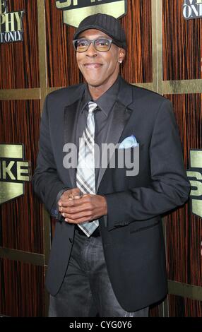 Le 3 novembre 2012 - Los Angeles, Californie, États-Unis - Arsenio Hall assiste à Spike TV's ''Eddie Murphy : One Night Only'' sur l'événement 3 novembre 2012 au Saban Theatre,Los Angeles,CA.USA.(Image Crédit : © TLeopold ZUMAPRESS.com)/Photos/Globe Banque D'Images