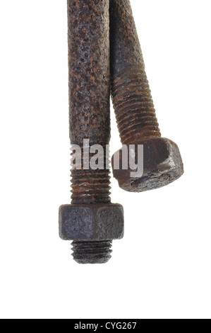 Old rusty boulons avec écrous isolé sur fond blanc Banque D'Images
