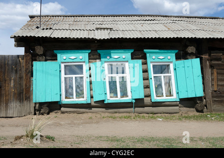 Maisons traditionnelles dans village près d'Oulan-oudé, Sibérie, Russie Banque D'Images