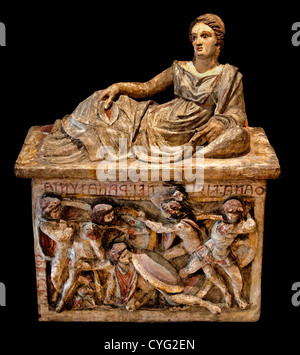 Thana Vipinei Creice Ranazunia terre cuite, épouse de l'urne cinéraire étrusque hellénistique, 2e siècle avant J.-C. 74 x 52 cm l'Etrurie Toscane Banque D'Images