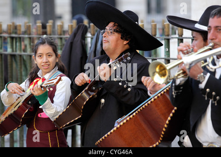 Mariachi Band chanteurs, Puerta Sol Square Plaza, le centre de Madrid, Espagne Banque D'Images