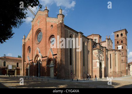 Piemonte : Asti - style romano-gothique Cathédrale de Santa Maria Assunta Banque D'Images