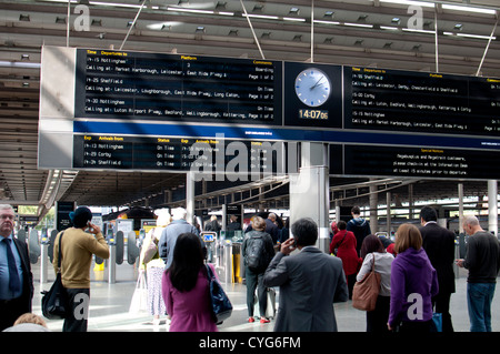 La branche de terminus, St Pancras International Station, London, UK Banque D'Images