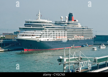 Le paquebot de croisière Cunard Queen Elizabeth accosté au terminal des croisières, le Port de Venise, Italie Banque D'Images