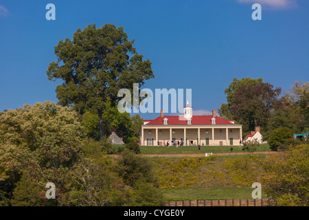 MOUNT VERNON, Virginia, USA - Pecan tree (en haut à gauche) à l'historique de la maison de George Washington, premier Président des Etats-Unis. Banque D'Images