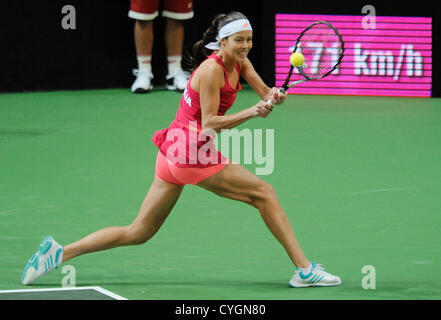 23 11 de la Serbie renvoie une balle à Petra Kvitova au cours de la finale de Fed Cup match de tennis la République tchèque contre la Serbie à Prague, République tchèque, 4 novembre 2012. (Photo/CTK Michal Kamaryt) Banque D'Images