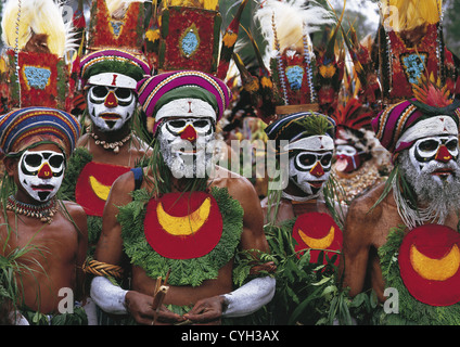 Highlander guerriers en Mount Hagen durant la cérémonie de Sing Sing, Western Highlands, Papouasie Nouvelle Guinée Banque D'Images