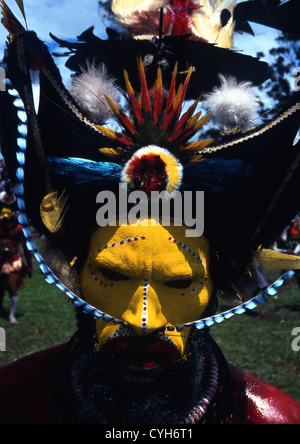 Huli Wigman de tari au cours d'une cérémonie de Sing Sing, Mount Hagen, Western Highlands, Papouasie Nouvelle Guinée Banque D'Images