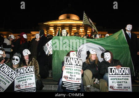 Londres, Royaume-Uni. 5e novembre 2012. Les manifestants se rassembleront à Trafalgar Square pour manifester contre les compressions budgétaires. Banque D'Images