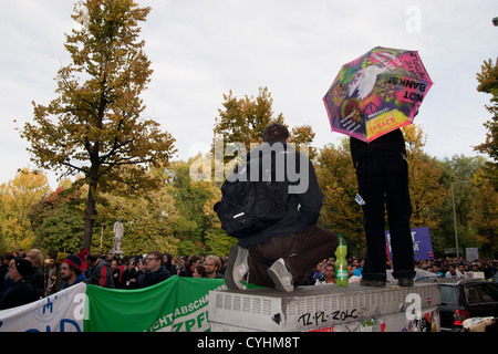 Samedi, 13 octobre 2012. Berlin, Allemagne. Marche de protestation des réfugiés. Protestation contre la déportation des réfugiés et l'obligation de résidence Banque D'Images