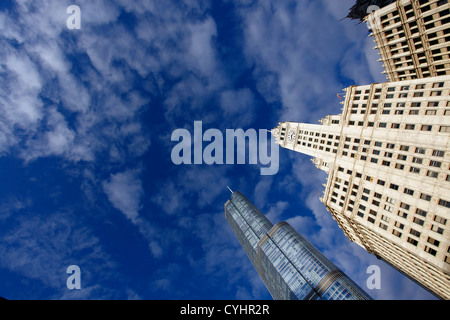 Trump International Hotel and Tower et Wrigley Building sur les toits de la ville, Chicago, Illinois, l'Amérique Banque D'Images