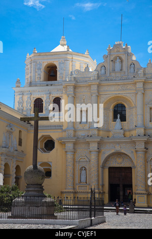 La belle église de La Merced dans le patrimoine de l'humanité, Antigua. Banque D'Images