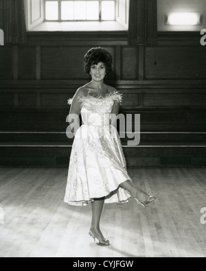 ALMA COGAN (1932-1966) Chanteuse pop britannique vers 1955 Banque D'Images