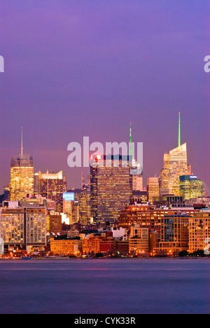 Midtown West Skyline, New York City, Manhattan, y compris le New York Times, un Penn Plaza et Bank of America les bâtiments. Banque D'Images