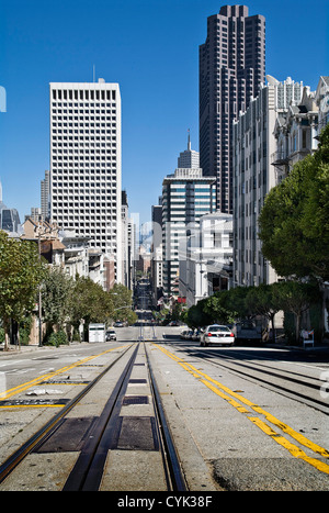 Rue en pente à San Francisco Banque D'Images