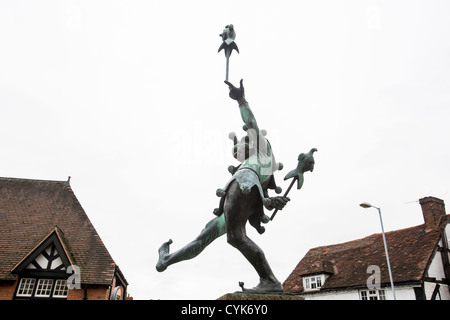 Une sculpture de 'pierre', l'imbécile, dans la pièce de Shakespeare "Comme vous l'aimez' Henley Street, Stratford-Upon-Avon, Royaume-Uni Banque D'Images