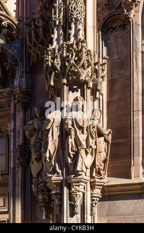 Strasbourg cathédrale gothique Notre-Dame, 14e siècle, St Laurent portal, Alsace, France, Europe, Banque D'Images