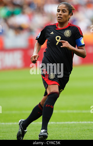 Le capitaine de l'équipe du Mexique Maribel Dominguez en action au cours d'une Coupe du Monde féminine de la fifa match du groupe B contre le Japon. Banque D'Images