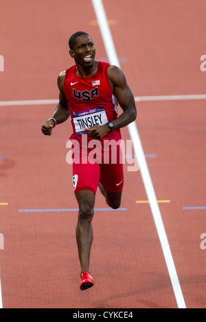 Michael Tinsley (USA) qui se font concurrence sur le 400 m haies en demi-finale des Jeux Olympiques d'été, Londres 2012 Banque D'Images