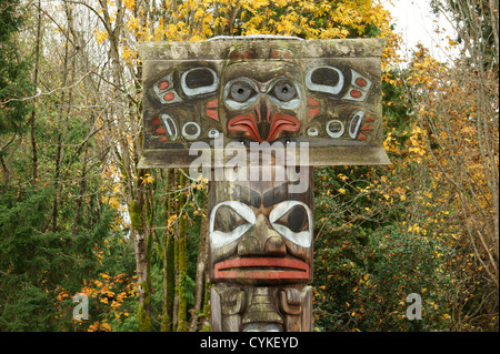 Pôle funéraire haïda, Musée d'anthropologie (MOA), Vancouver, BC, Canada Banque D'Images