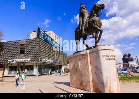 Skanderbeg, héros national albanais, statue équestre à Skopje, Macédoine Banque D'Images