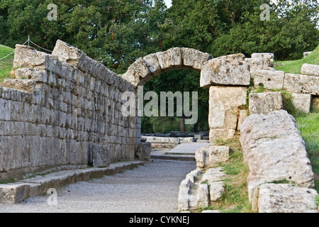 Entrée principale au stade antique d'Olympie en Grèce Banque D'Images