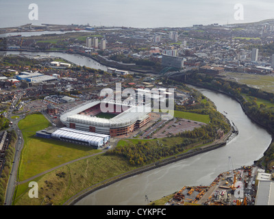 La rivière Wear et stade de la lumière, Sunderland, Angleterre du Nord-Est Banque D'Images