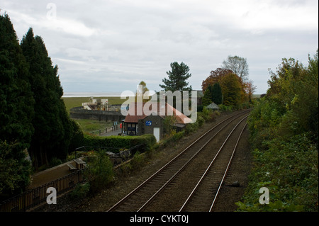 Donnant sur la baie de Morecambe de Grange-over-Sands Banque D'Images