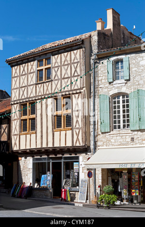 Magasins traditionnels & maisons à Issigeac, dans la région de France Banque D'Images