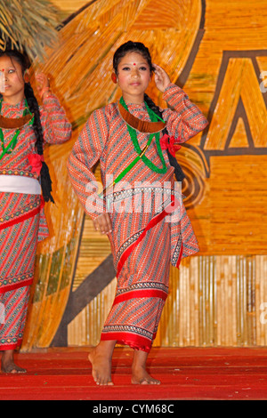 Gorkha, Ghurka Femmes à Namdapha Festival Culturel Eco, Miao, de l'Arunachal Pradesh, Inde Banque D'Images