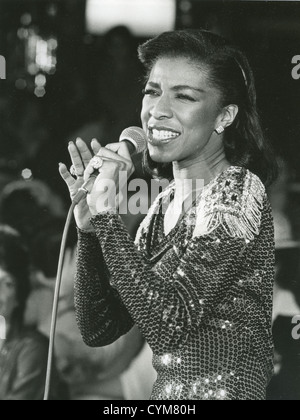 NATALIE COLE (1950-2015) Photo de chanteur fille de Nat King Cole sur 1985 Banque D'Images