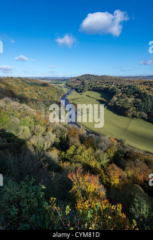 Vue sur rivière Wye de Symonds Yat Rock vue à l'automne. ENGLAND UK Banque D'Images