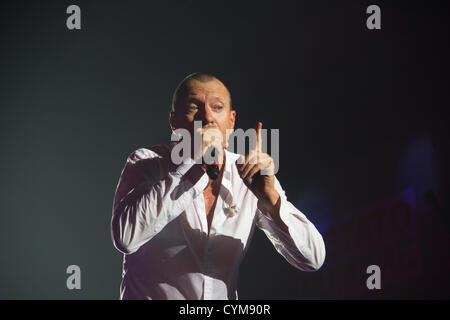 Le chanteur italien Biagio Antonacci, lors de sa performance live à Pavie (Italie du Nord) Banque D'Images