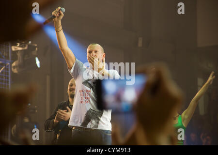 Le chanteur italien Biagio Antonacci, lors de sa performance live à Pavie (Italie du Nord) Banque D'Images