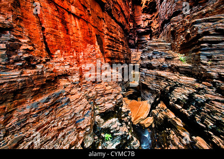En haut des murs de pierre rouge Gorge Weano Banque D'Images